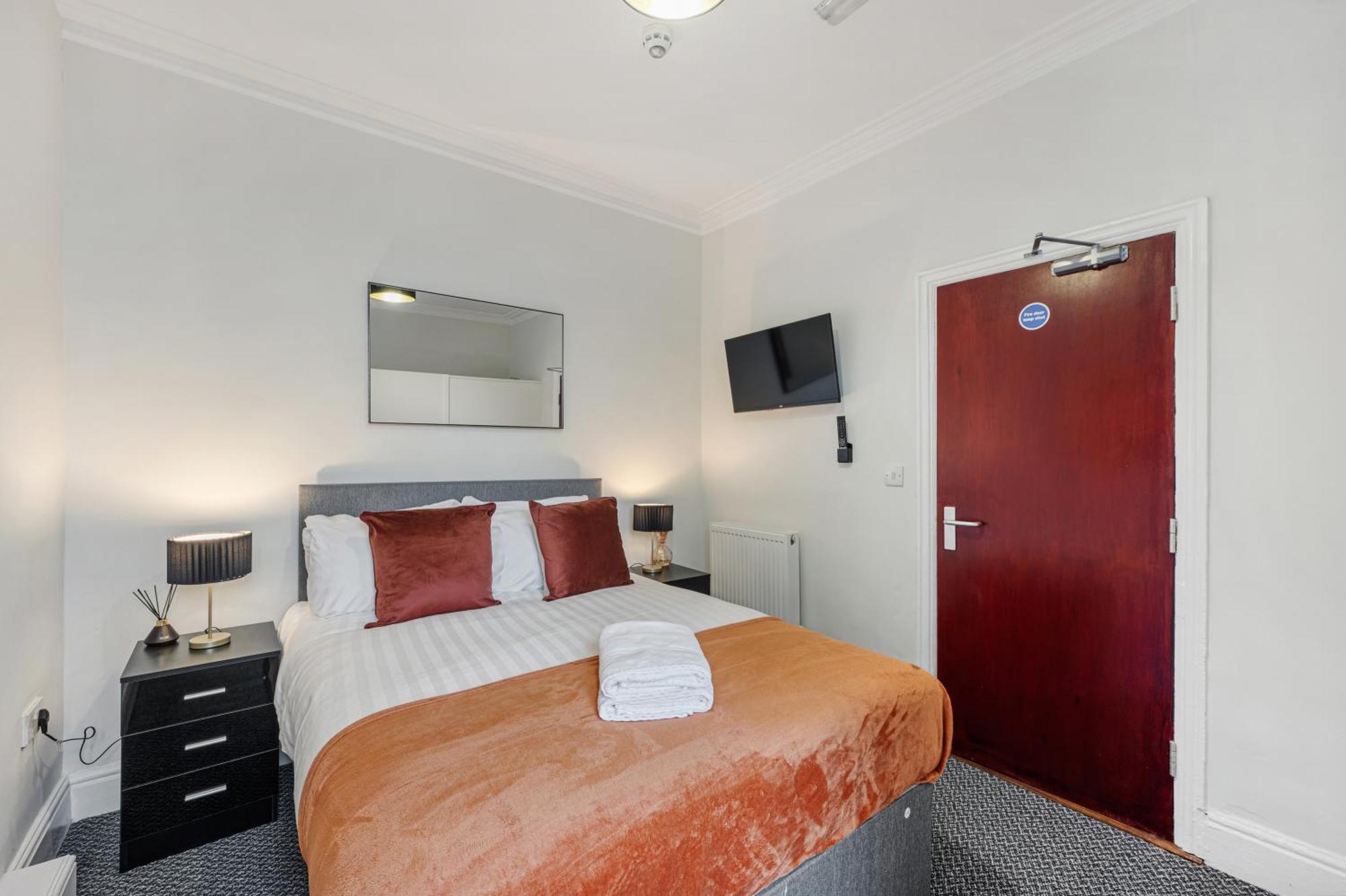 Anfield Cosy Stays - Air Host & Stay - Sleeps 14 ลิเวอร์พูล ภายนอก รูปภาพ